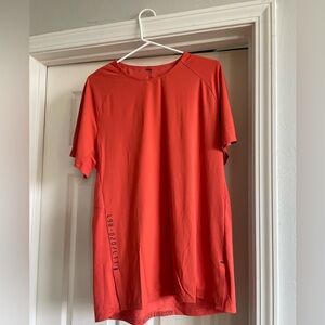 Men’s Lululemon dri-fit workout shirt